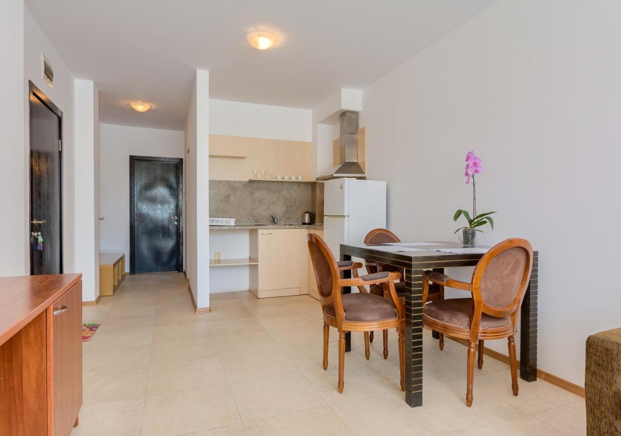 Robinson Beach Apartments النايت المظهر الخارجي الصورة